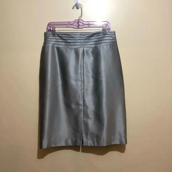 - Metro Style gray metallic skirt - Picture 2 of 10